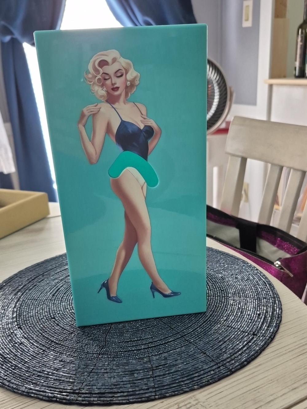Retro Pin-Up Artwork on Teal Decorative Box Marylin Monroe